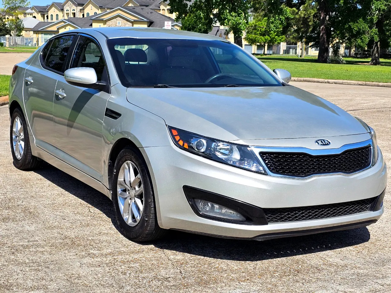 Kia Optima LX MT 2013