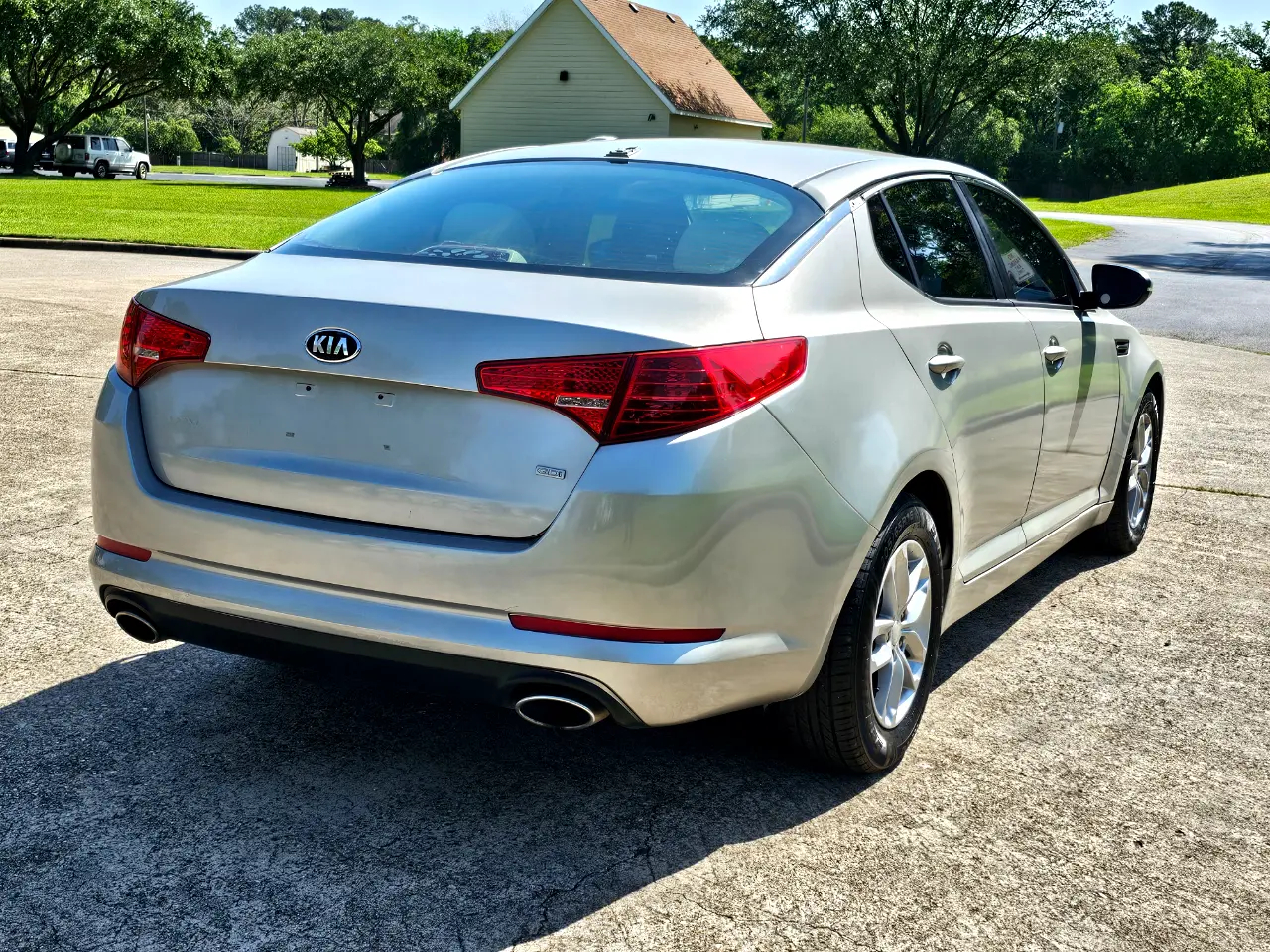 Kia Optima LX MT 2013