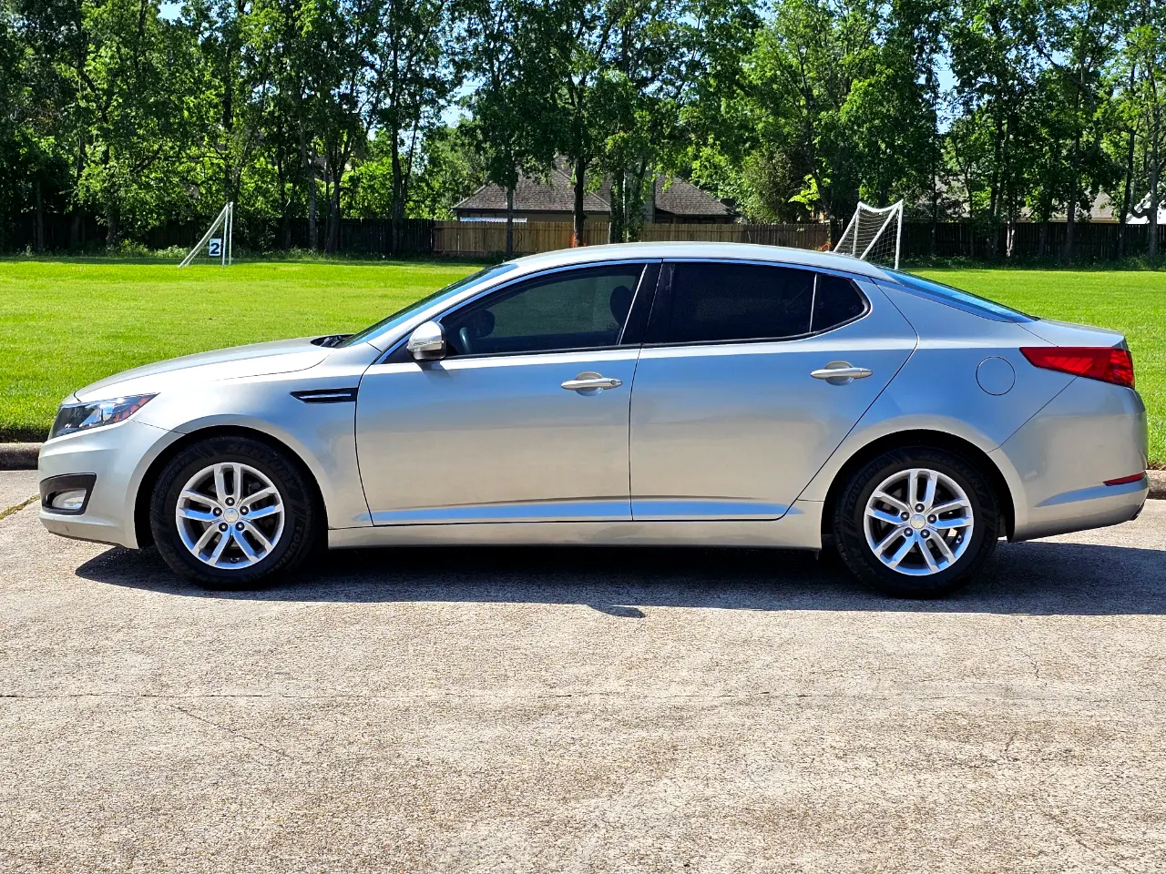Kia Optima LX MT 2013