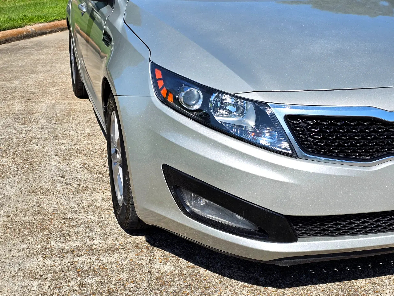 Kia Optima LX MT 2013