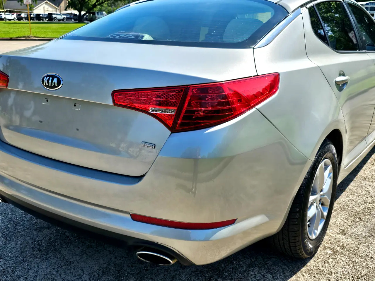 Kia Optima LX MT 2013