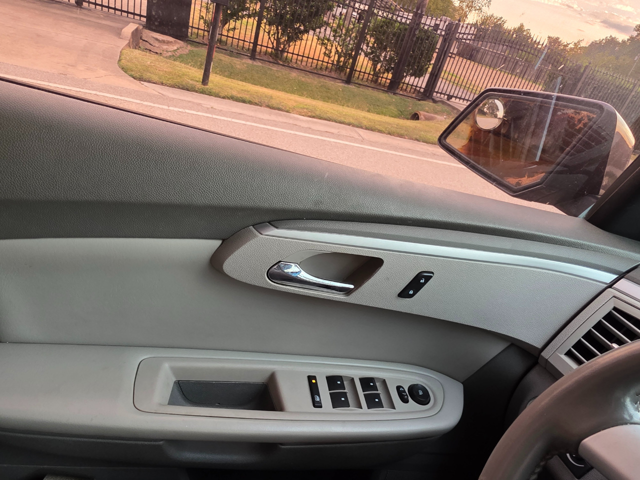 Chevrolet Traverse LT FWD 2012
