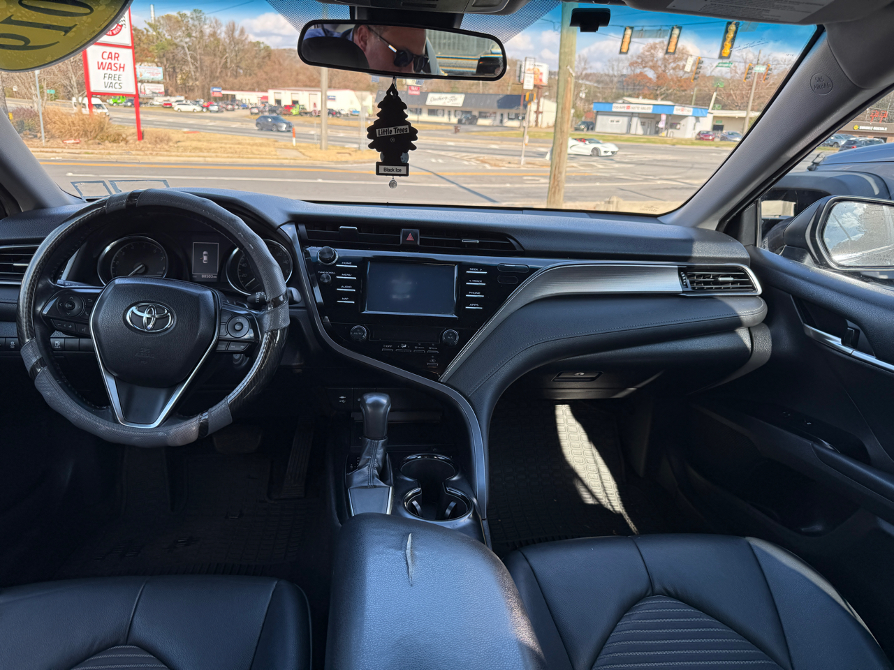 Toyota Camry SE 2019
