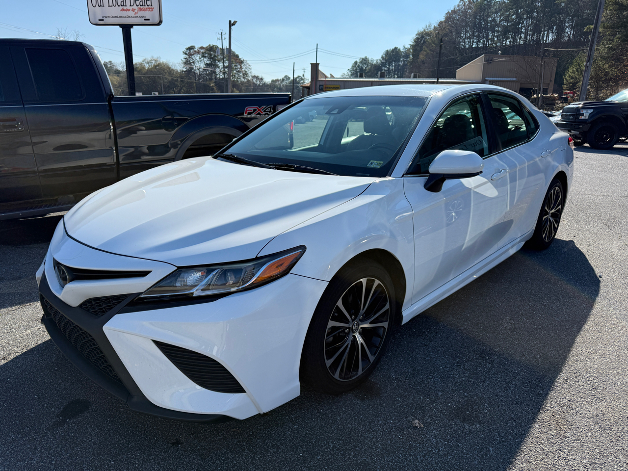 2020 Toyota Camry SE