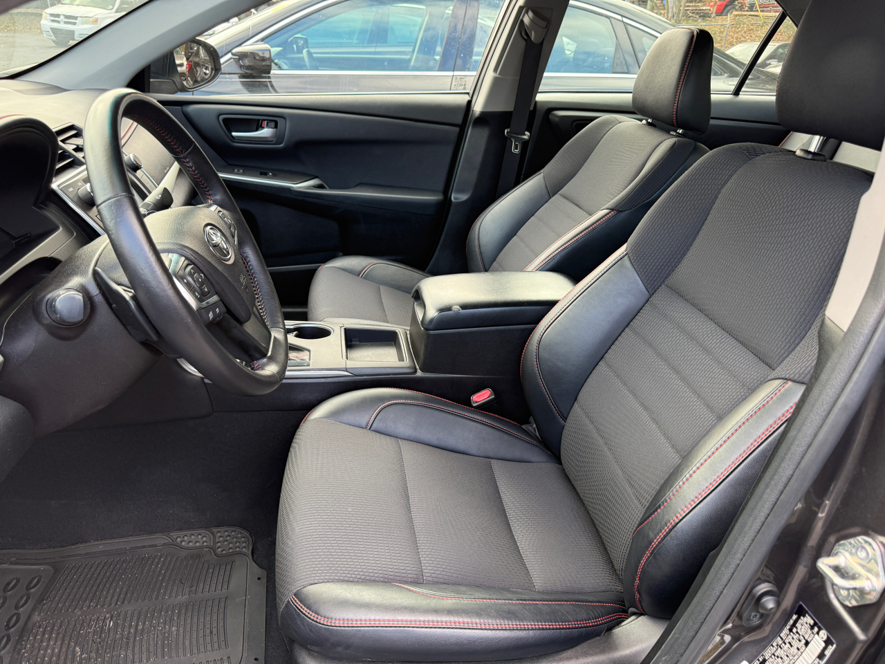 Toyota Camry SE 2017