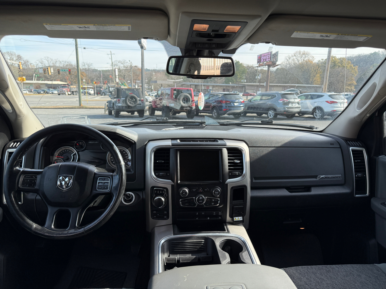 RAM 1500 Big Horn Crew Cab 4WD 2017