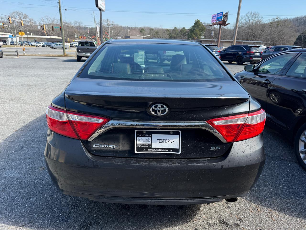 Toyota Camry SE 2016