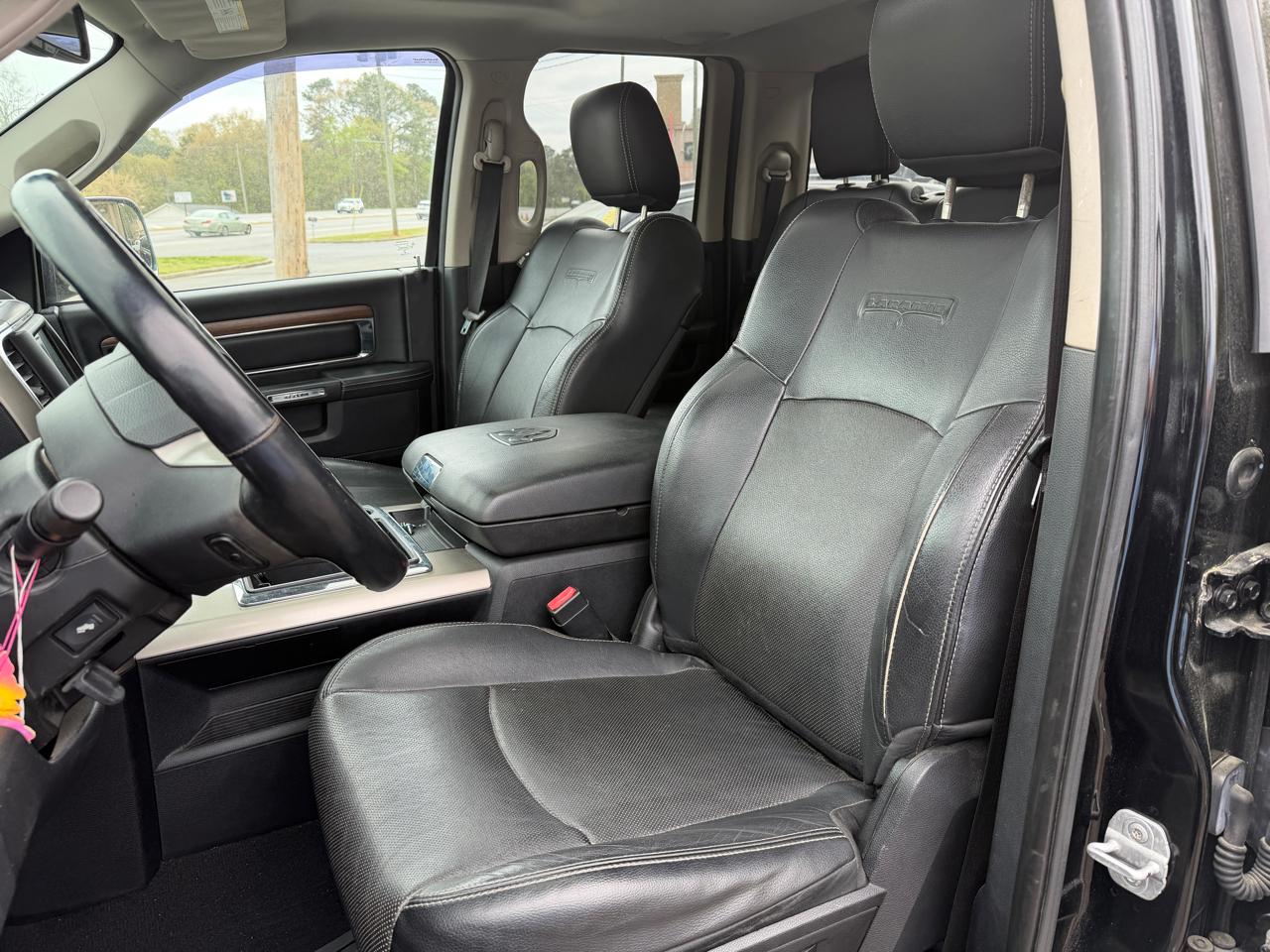 RAM 1500 4WD Quad Cab 140.5" Laramie 2014