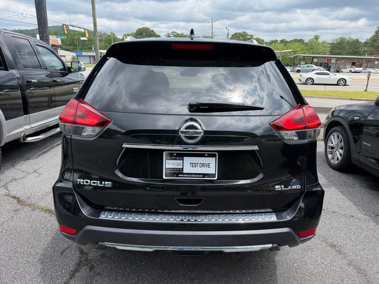 Nissan Rogue Platinum 4D SUV AWD 2017