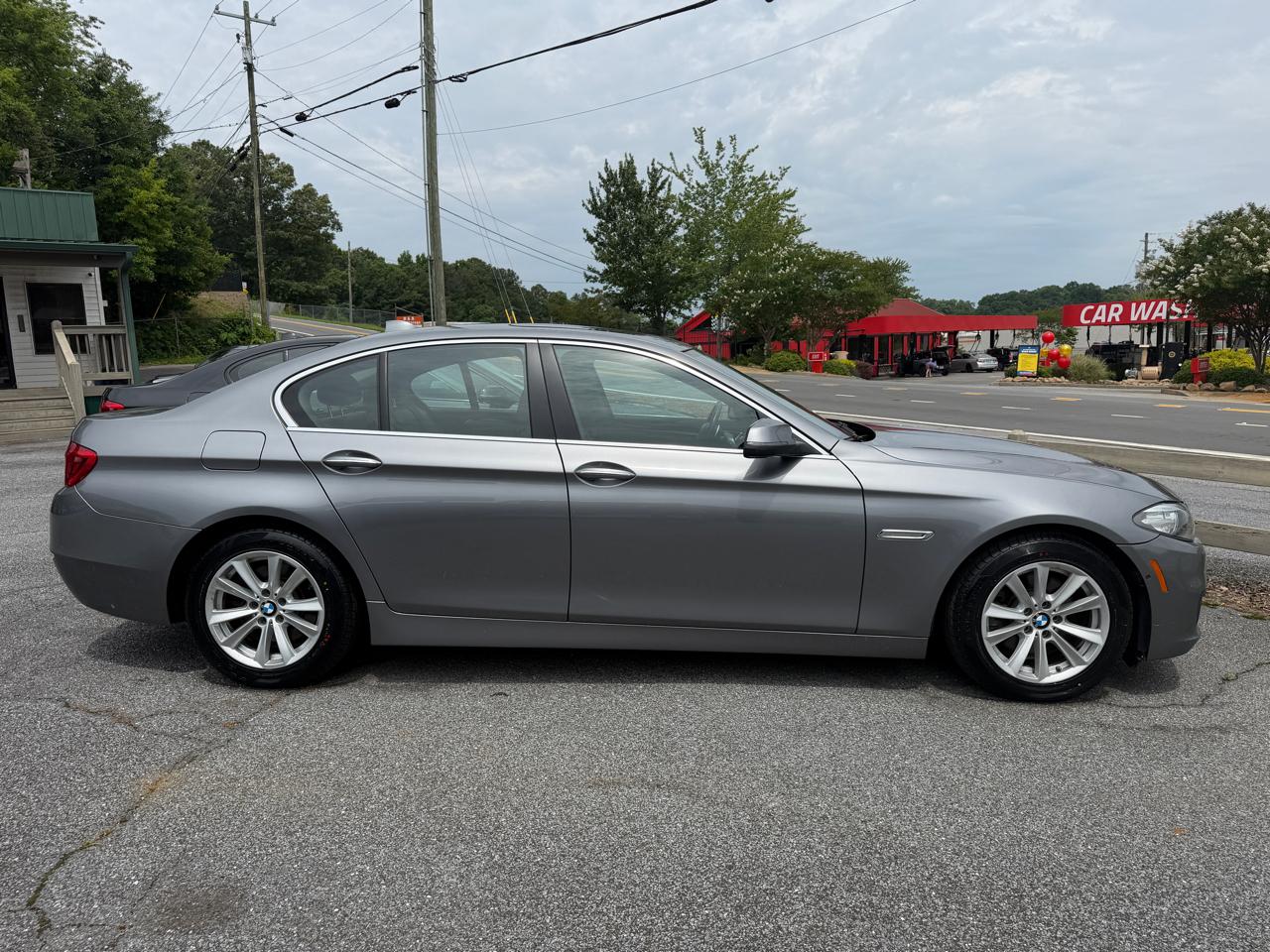 BMW 5-Series 528i xDrive 2016