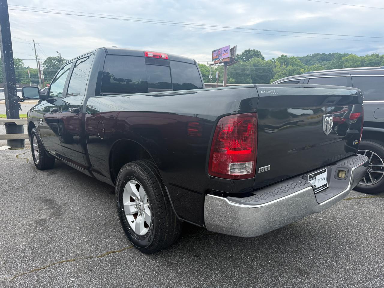 RAM 1500 2WD Quad Cab 140.5" SLT 2017