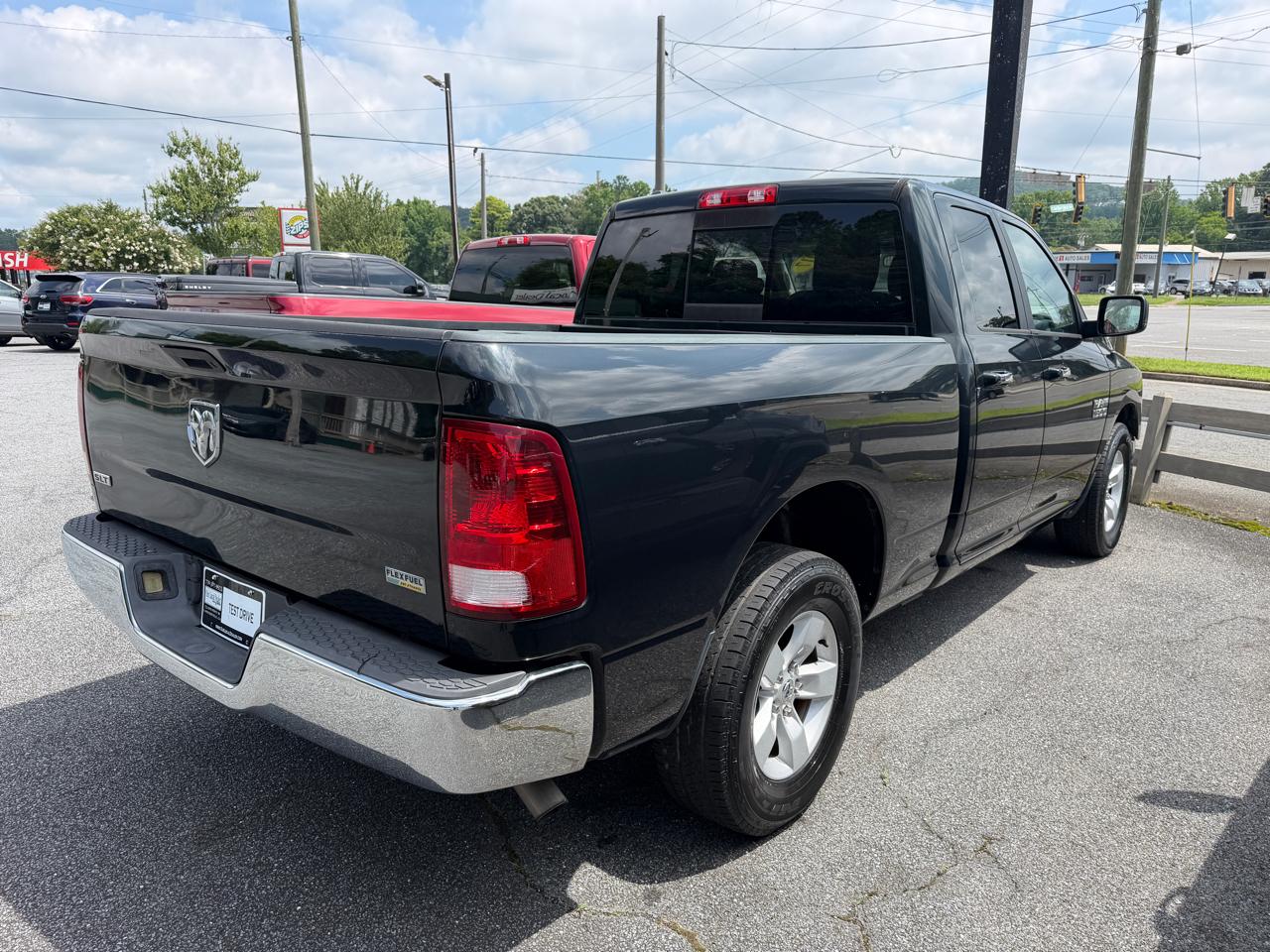 RAM 1500 2WD Quad Cab 140.5" SLT 2017