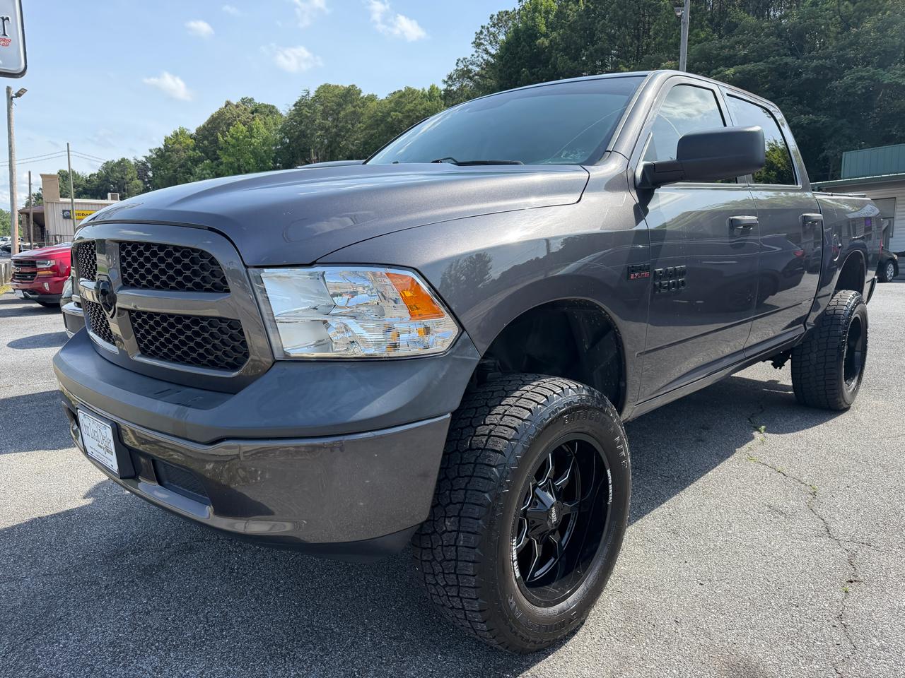 2016 RAM 1500 4WD Crew Cab 140.5" Express