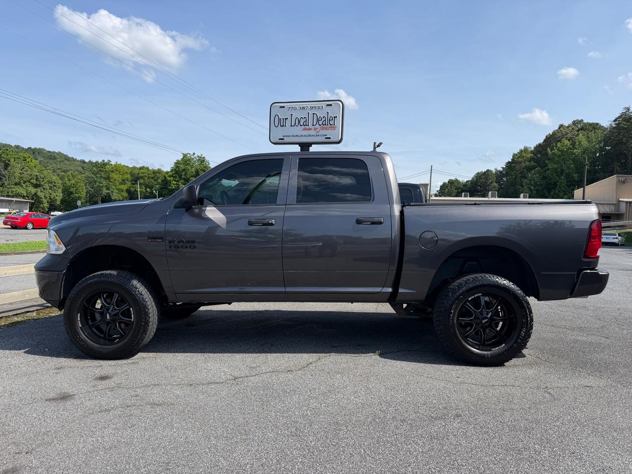 RAM 1500 4WD Crew Cab 140.5" Express 2016