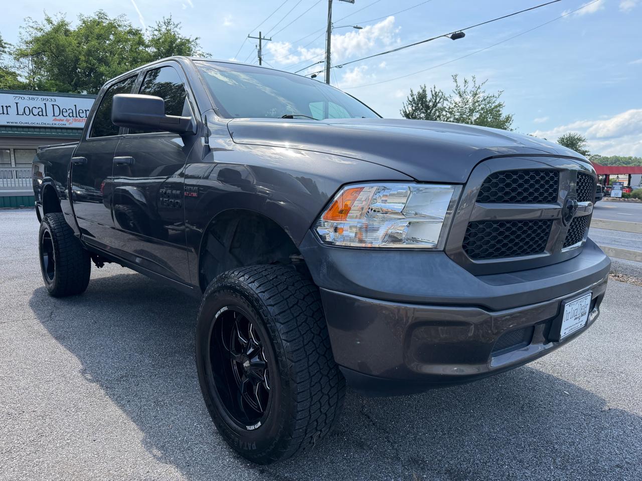 RAM 1500 4WD Crew Cab 140.5" Express 2016