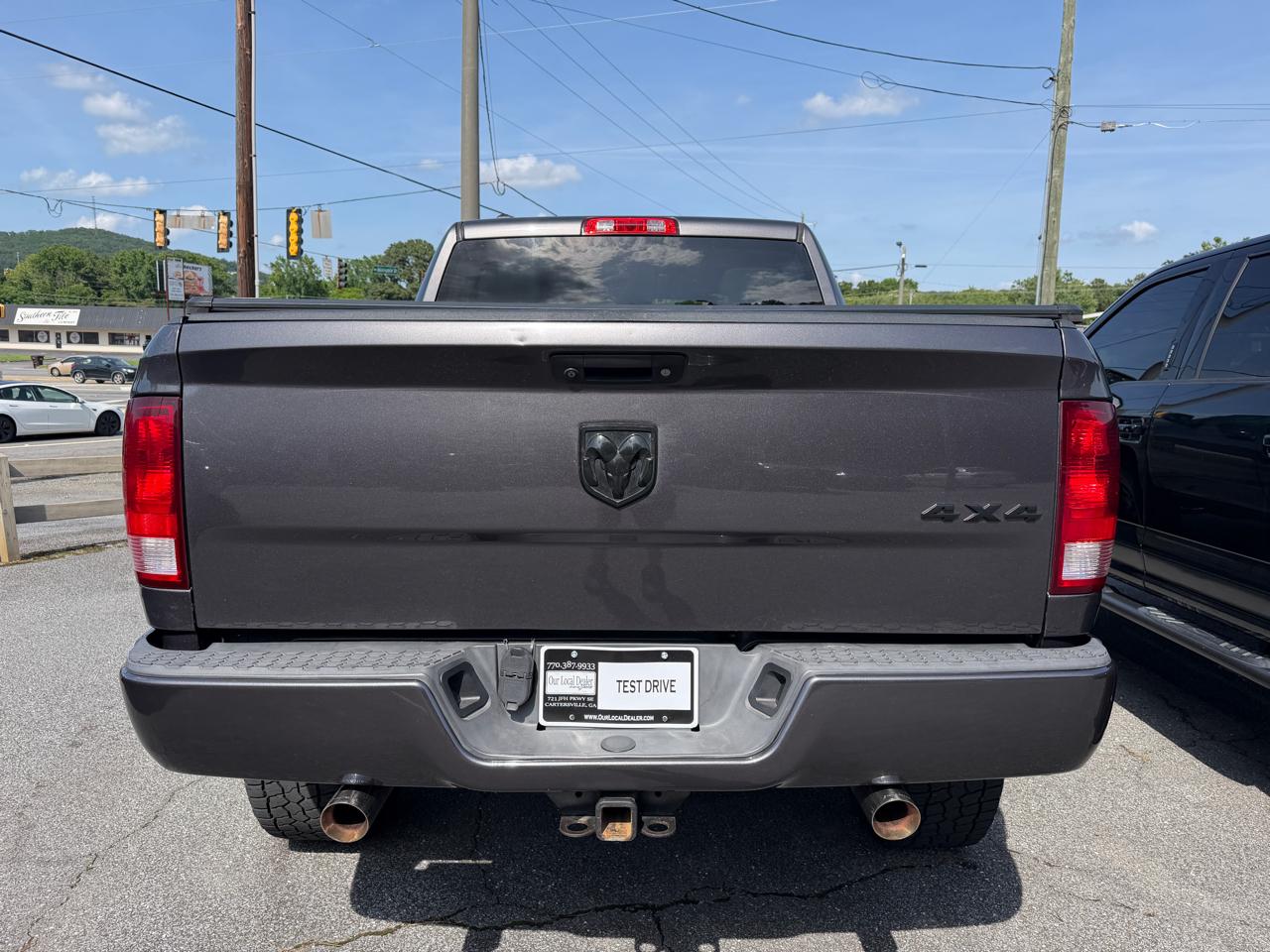 RAM 1500 4WD Crew Cab 140.5" Express 2016