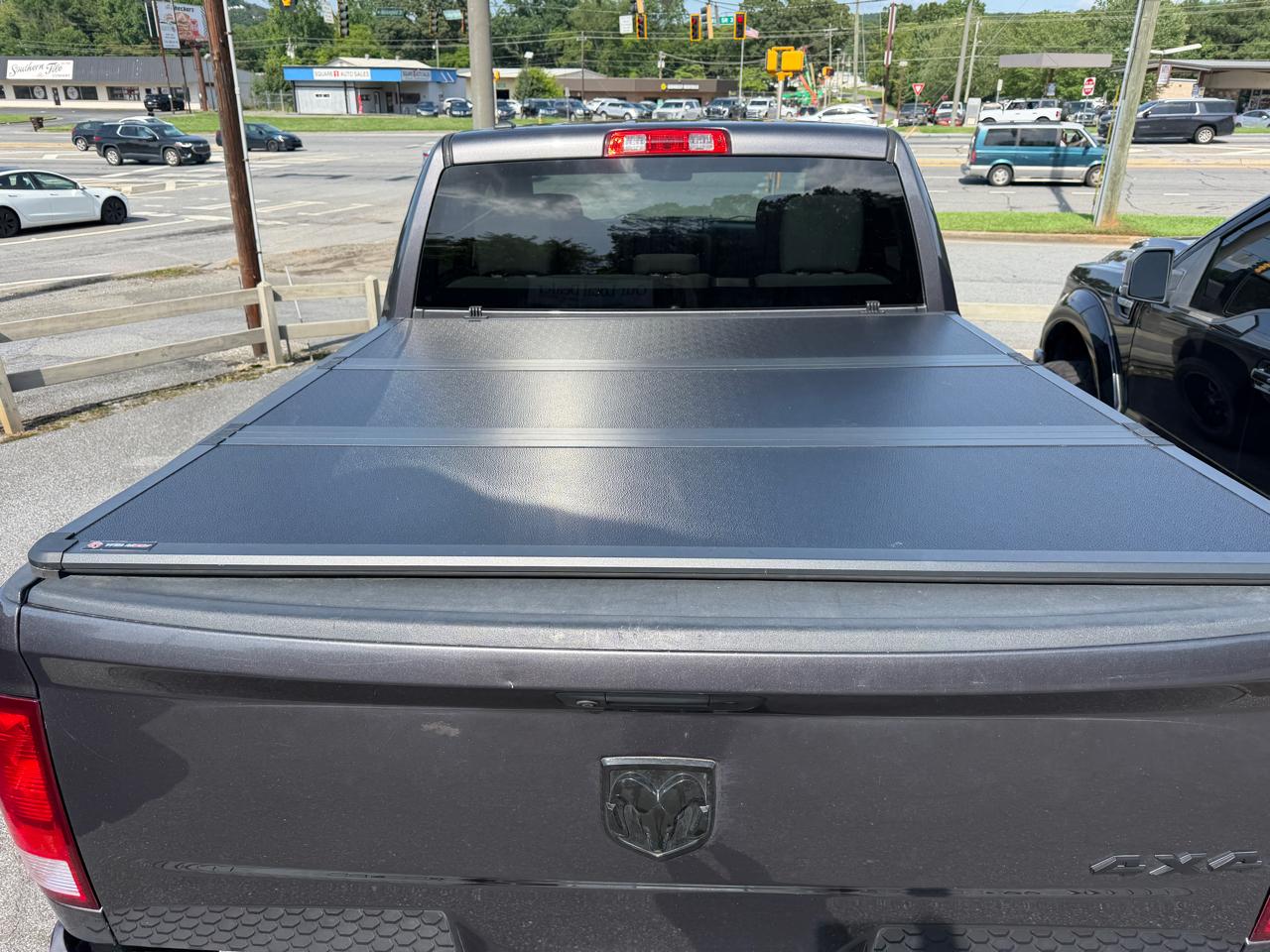 RAM 1500 4WD Crew Cab 140.5" Express 2016