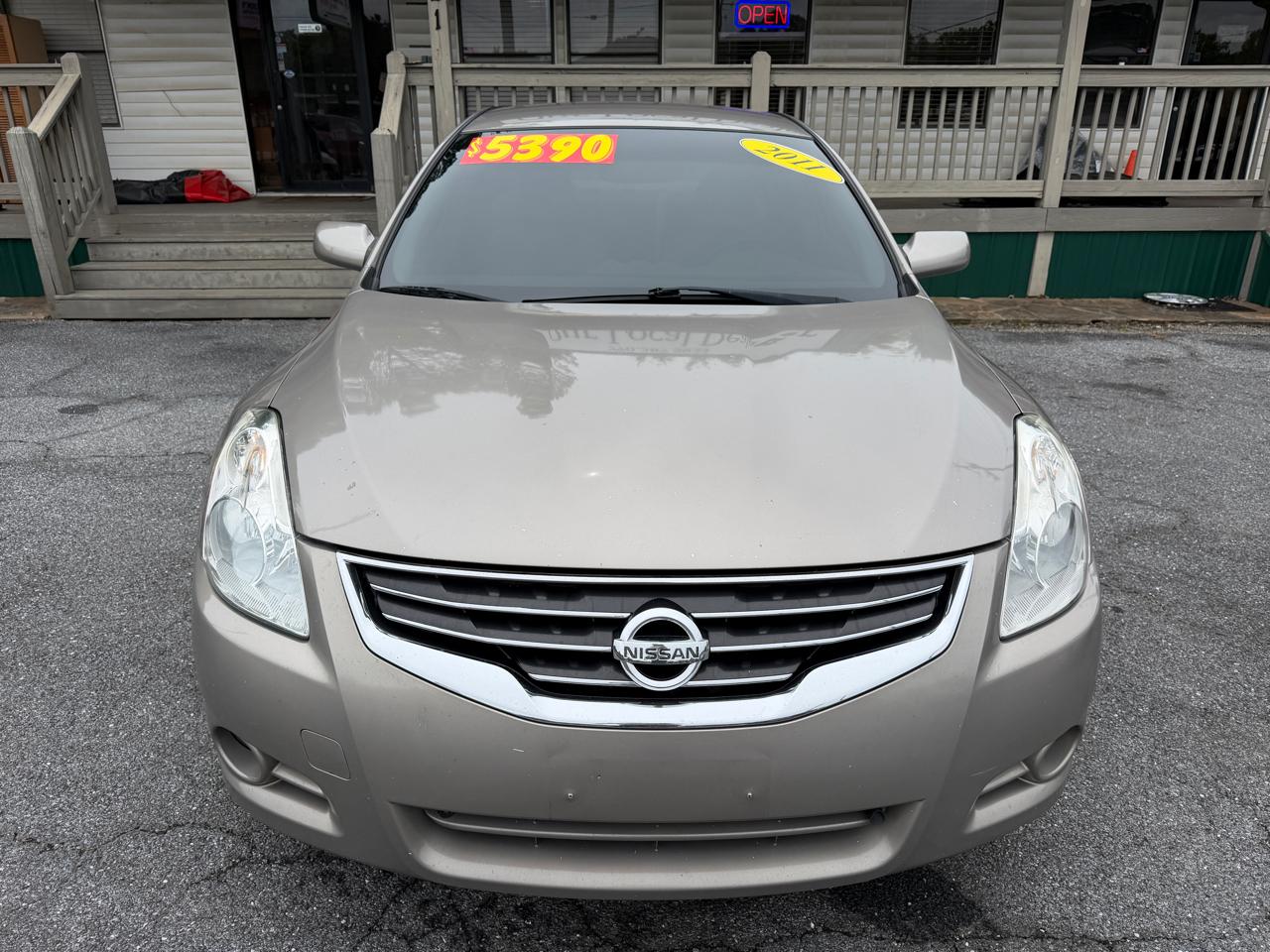 Nissan Altima  2011
