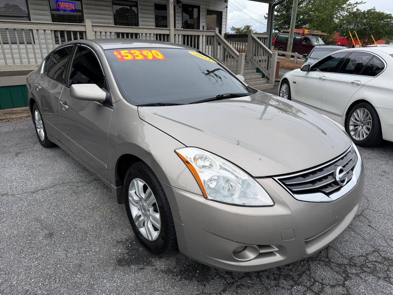Nissan Altima  2011