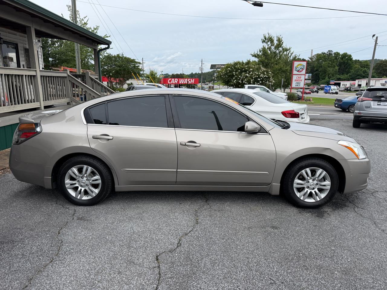 Nissan Altima  2011