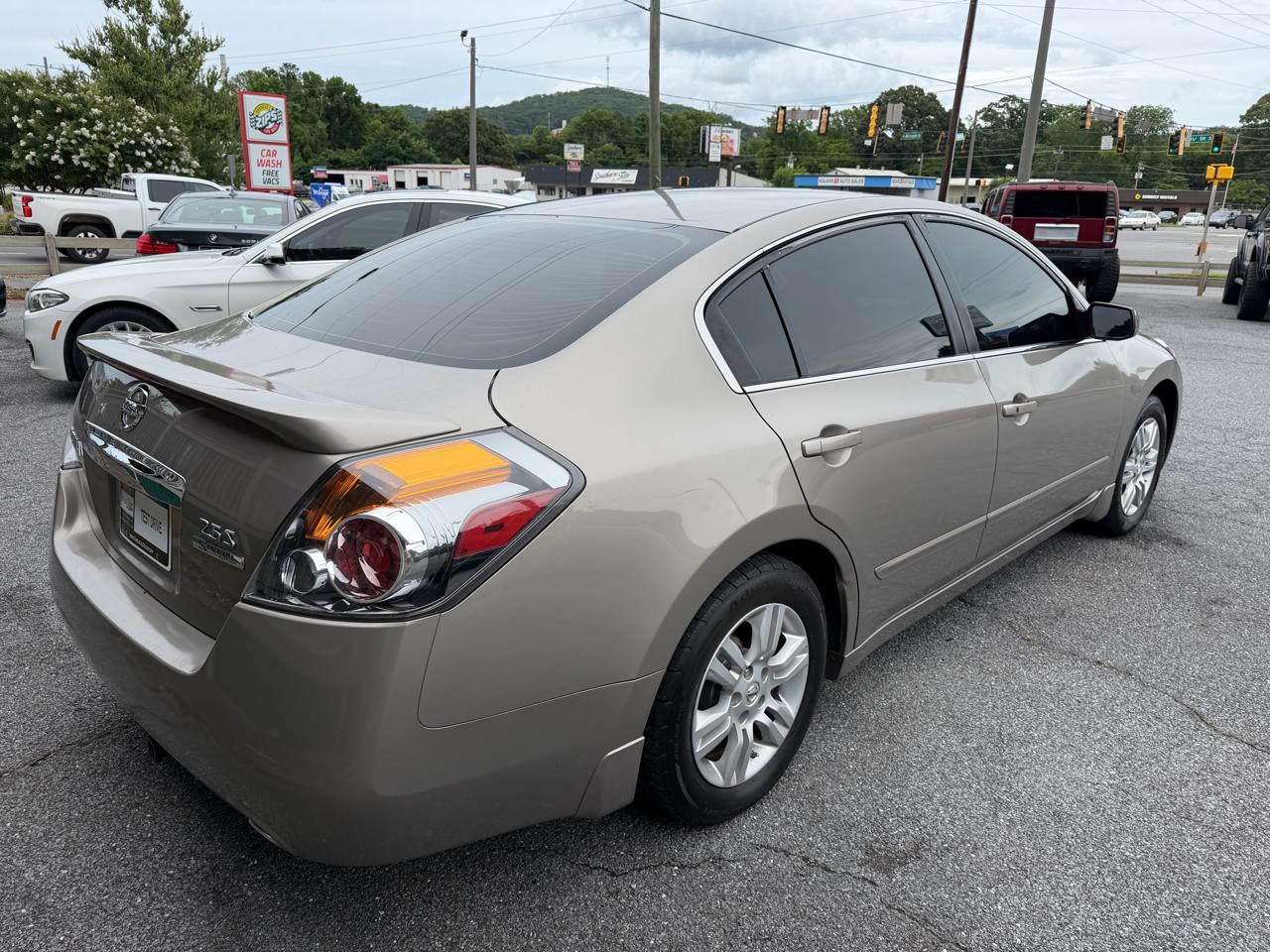Nissan Altima  2011