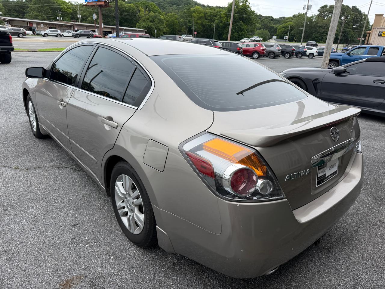 Nissan Altima  2011