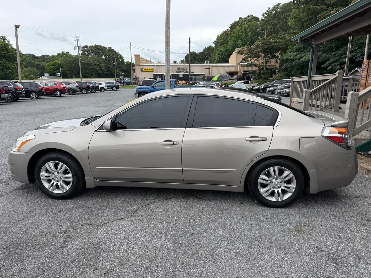 Nissan Altima  2011