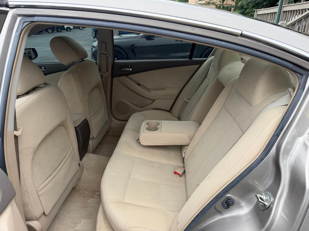 Nissan Altima  2011