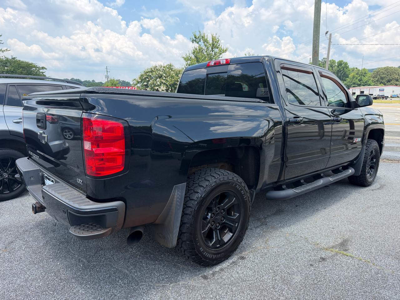 Chevrolet Silverado 1500 LTZ Z71 Crew Cab 4WD 2015