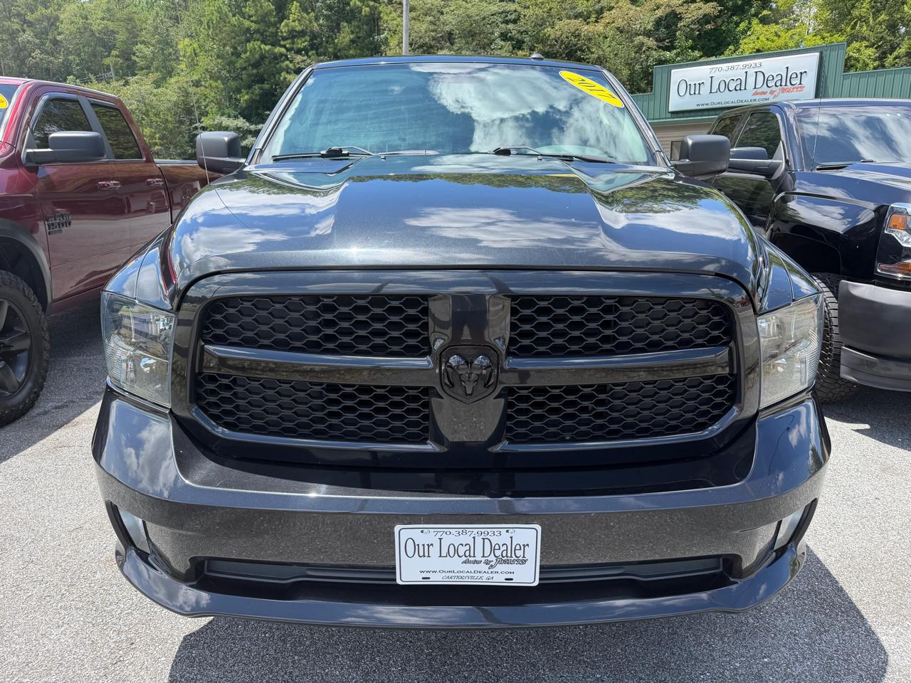 RAM 1500 4WD Crew Cab 140.5" Express 2017
