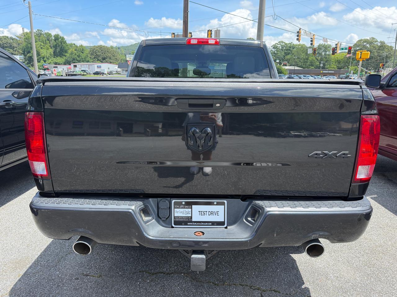 RAM 1500 4WD Crew Cab 140.5" Express 2017
