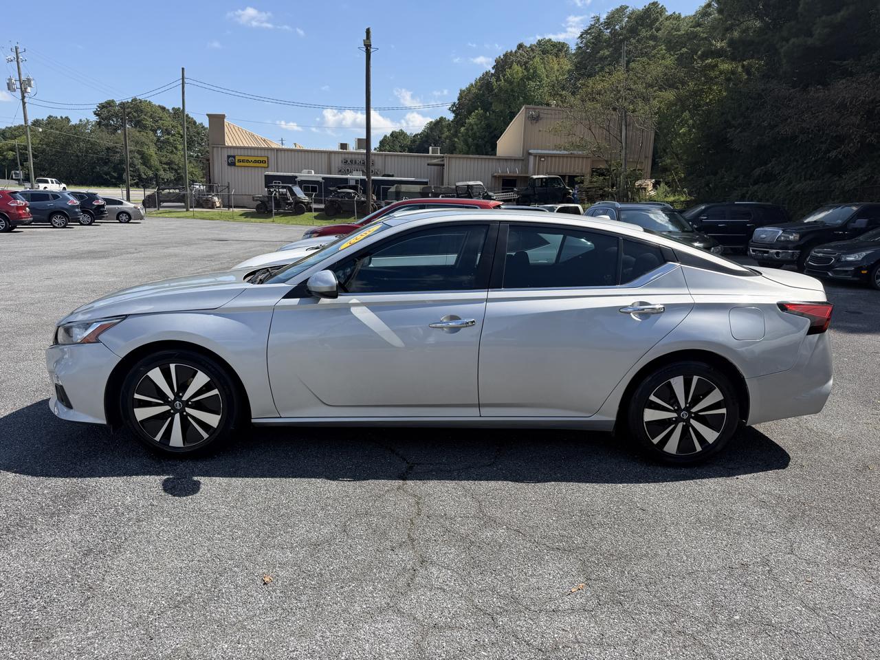 Nissan Altima  2022