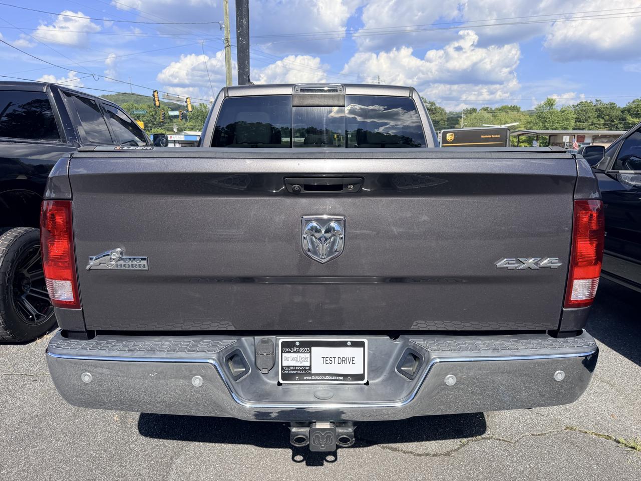 RAM 1500 4WD Crew Cab 140.5" Big Horn 2015
