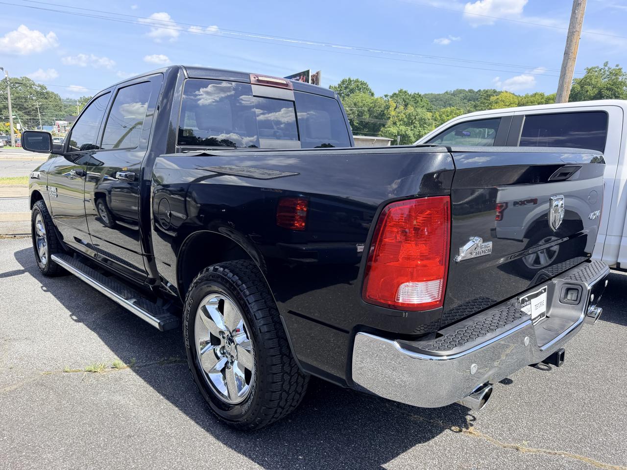 RAM 1500 4WD Crew Cab 140.5" Big Horn 2016