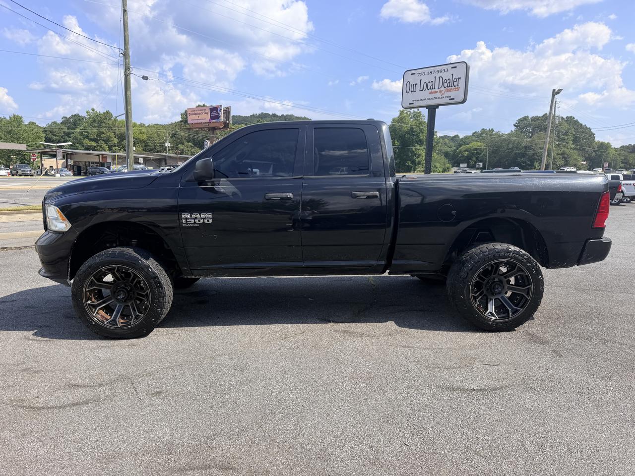 RAM 1500 4WD Quad Cab 140.5" Express 2019
