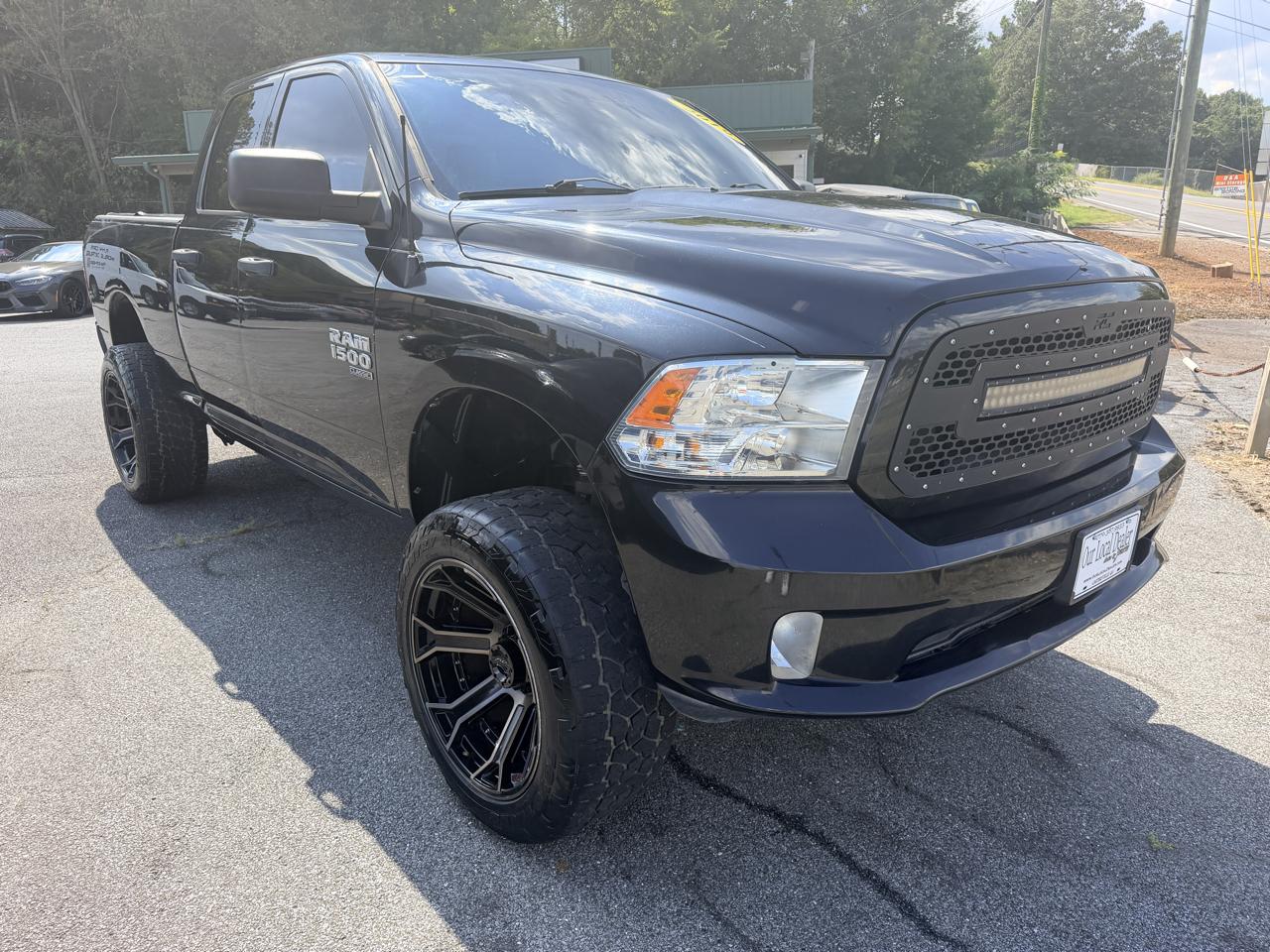 RAM 1500 4WD Quad Cab 140.5" Express 2019