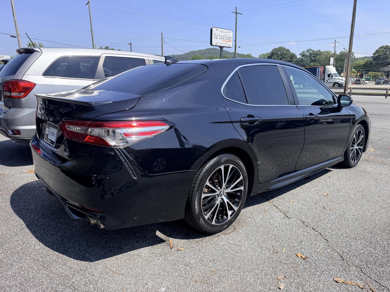 Toyota Camry  2019