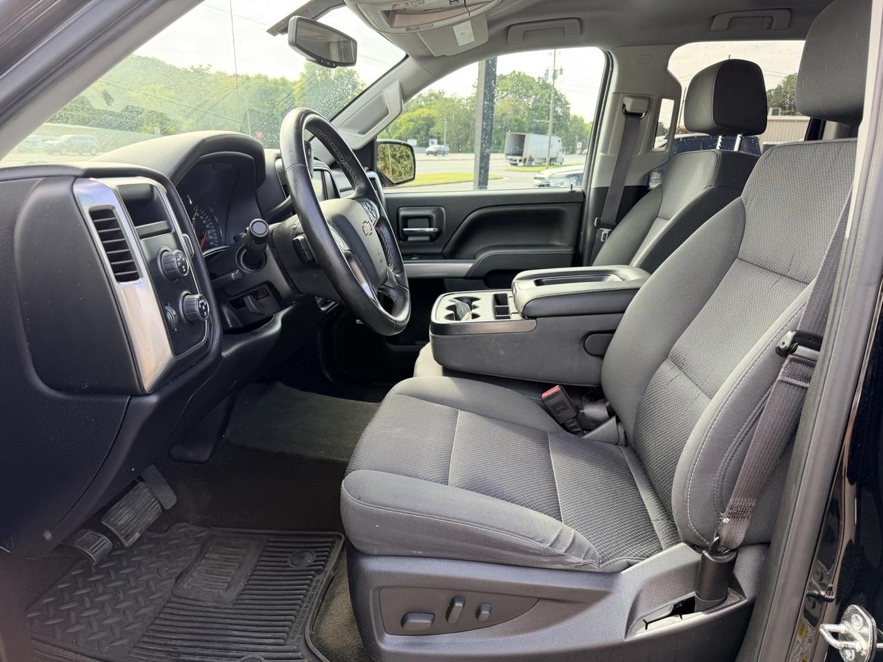 Chevrolet Silverado photo 8