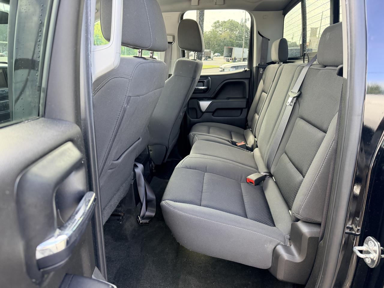 Chevrolet Silverado photo 9