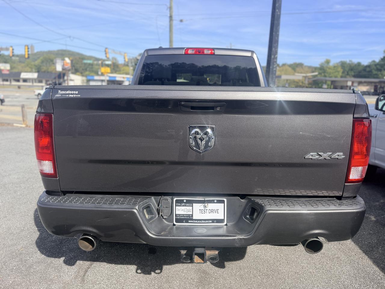 RAM 1500 4WD Quad Cab 140.5" Tradesman 2017