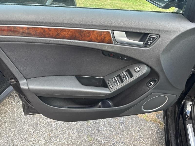 Audi A4 2.0T Sedan quattro Tiptronic 2014
