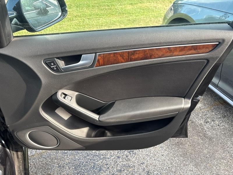 Audi A4 2.0T Sedan quattro Tiptronic 2014