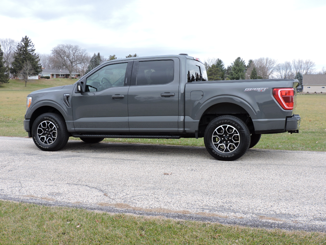 2021 Ford F-150 XLT photo 4