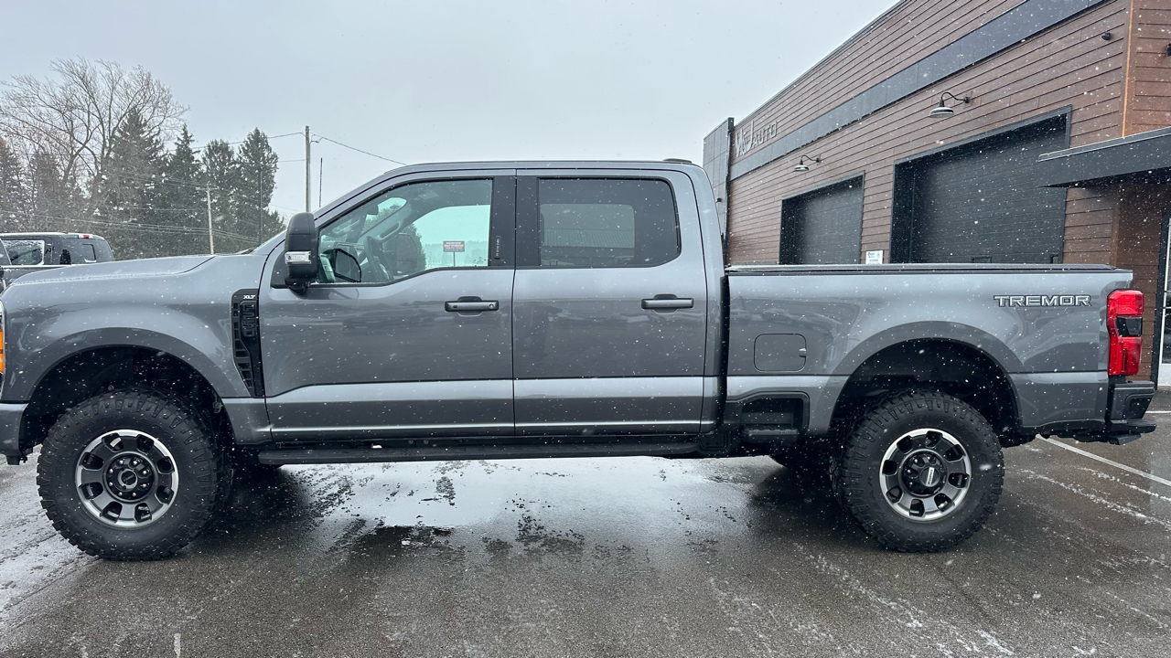 2023 Ford F-250 XLT Tremor photo 2