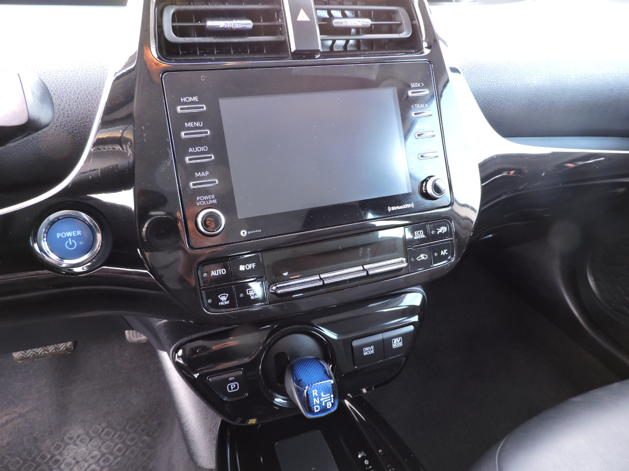 Toyota Prius XLE (Natl) 2021