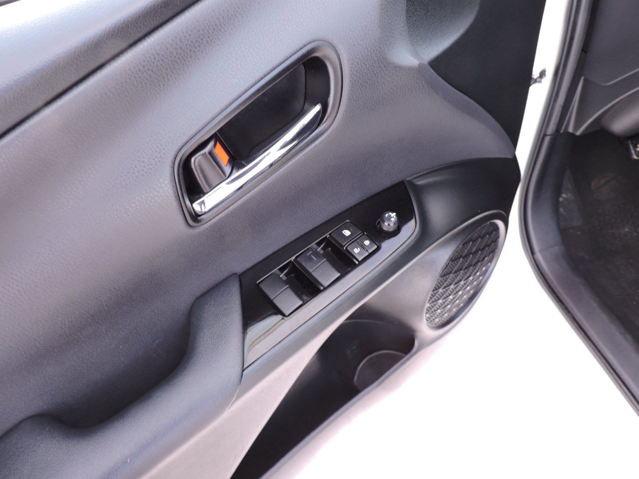 Toyota Prius XLE (Natl) 2021