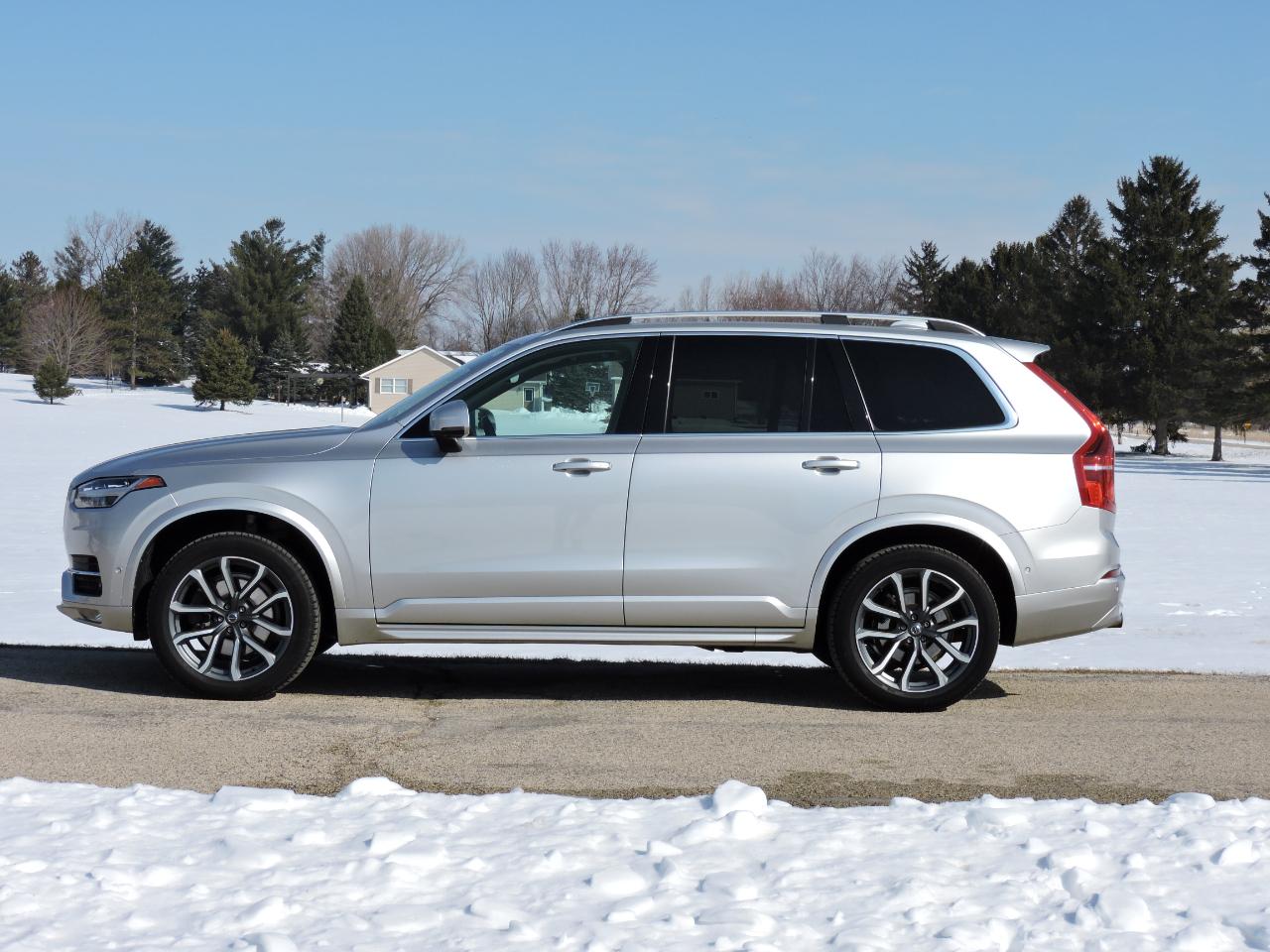 Volvo XC90 T5 AWD 7-Passenger Momentum 2018