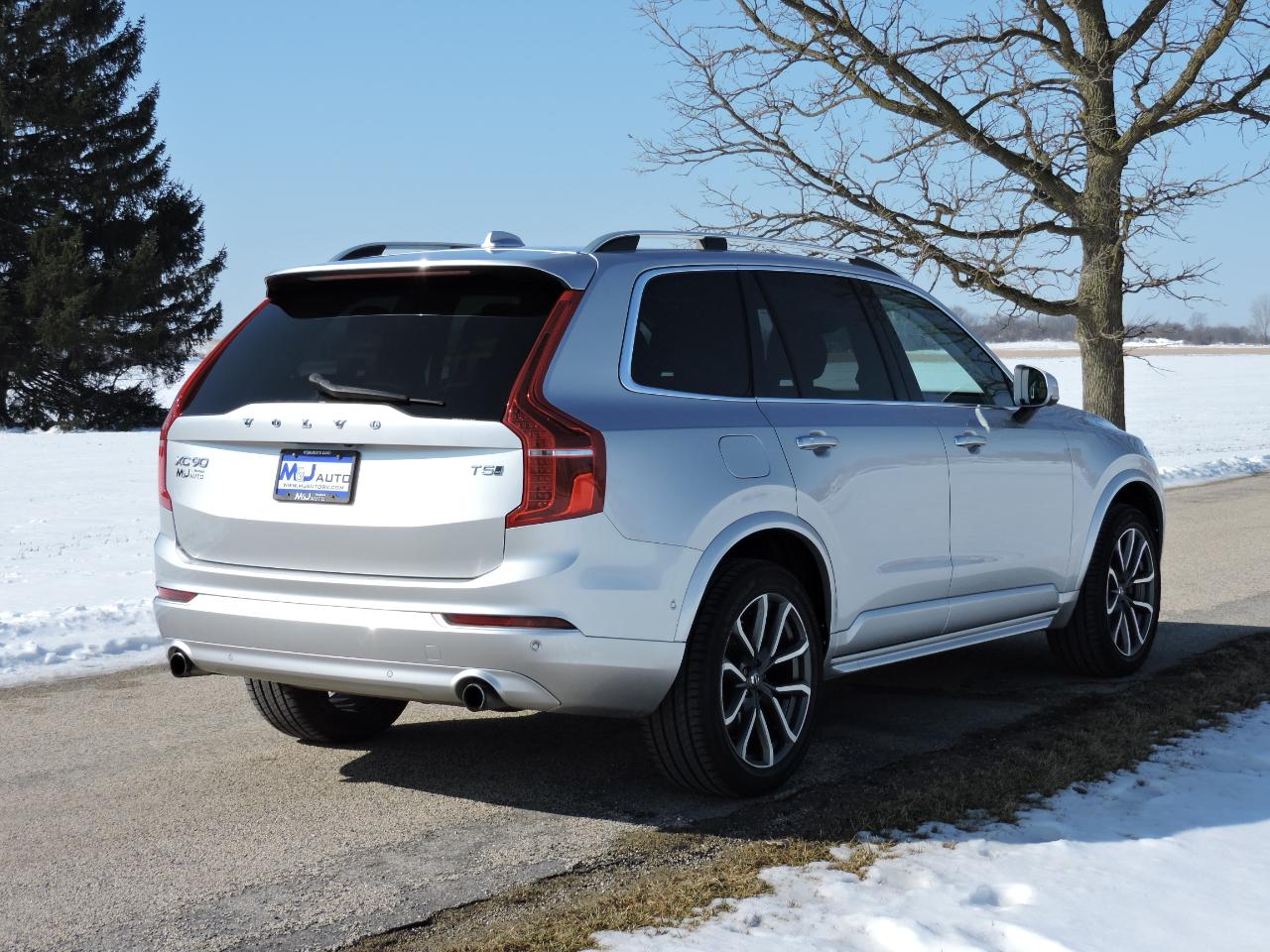 Volvo XC90 T5 AWD 7-Passenger Momentum 2018
