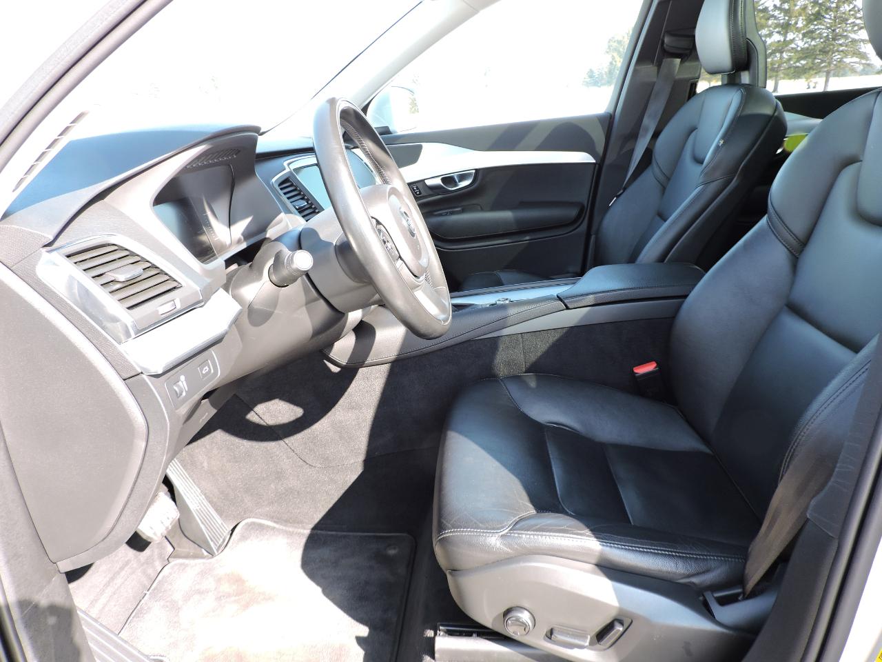 Volvo XC90 T5 AWD 7-Passenger Momentum 2018