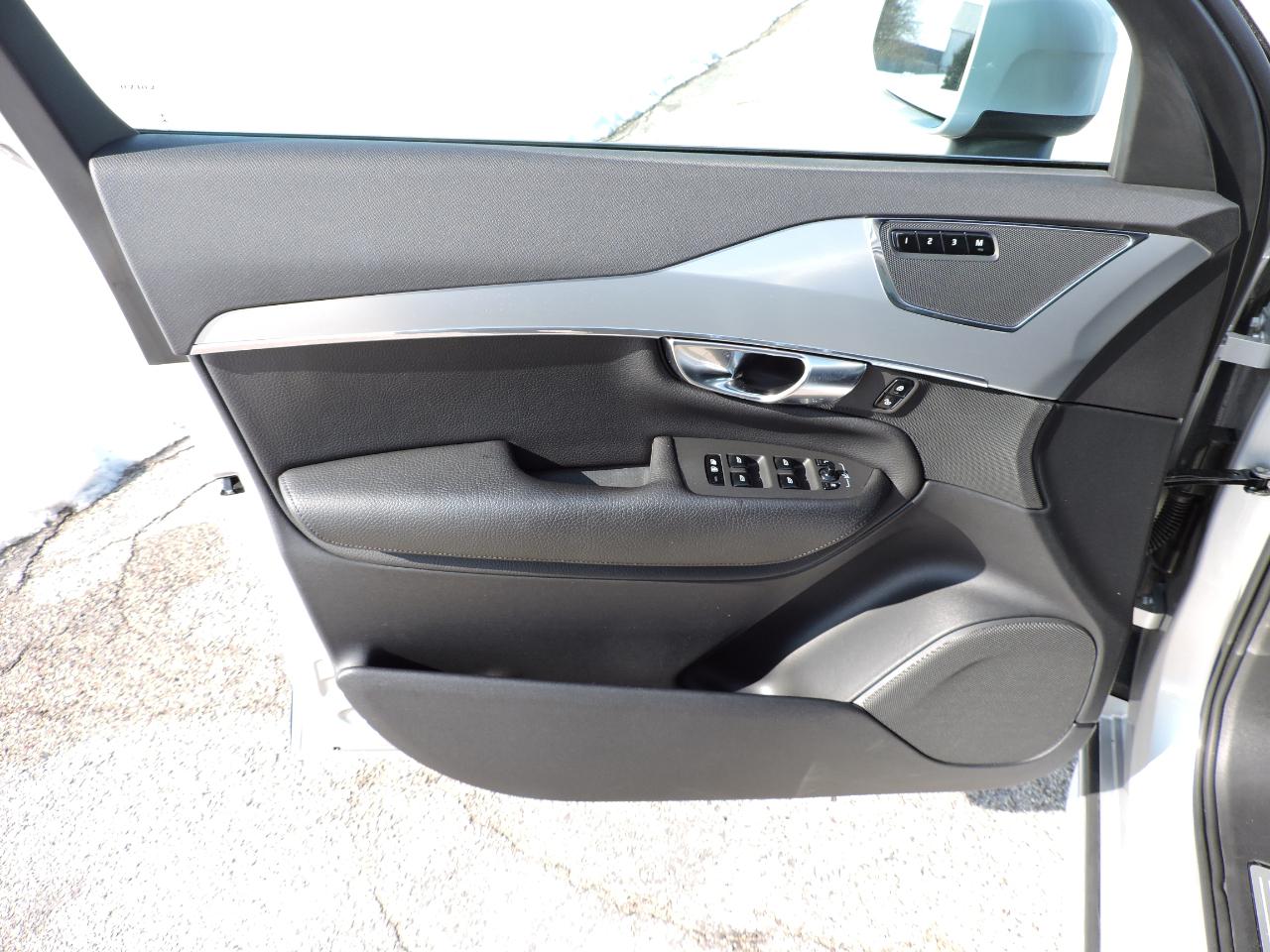 Volvo XC90 T5 AWD 7-Passenger Momentum 2018